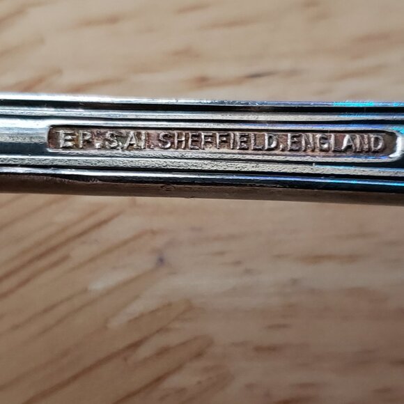 Sheffield England EPNS A1 Silverplate Salad Serving Set Fruit Embossed Gold Wash - Picture 11 of 15